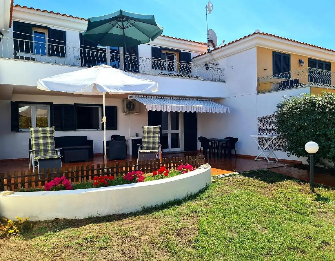 サンタ・テレーザ・ガッルーラ Casa Mareヴィラ 0*,